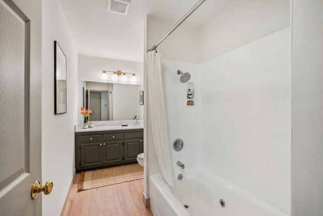 400 Harbor Light Rd, Alameda, CA 94501