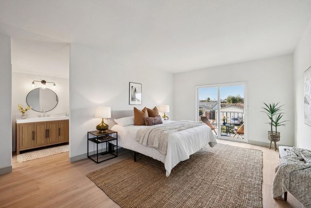 400 Harbor Light Rd, Alameda, CA 94501