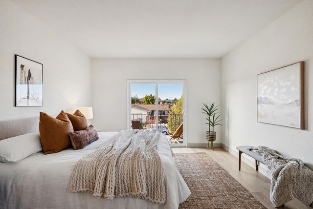 400 Harbor Light Rd, Alameda, CA 94501