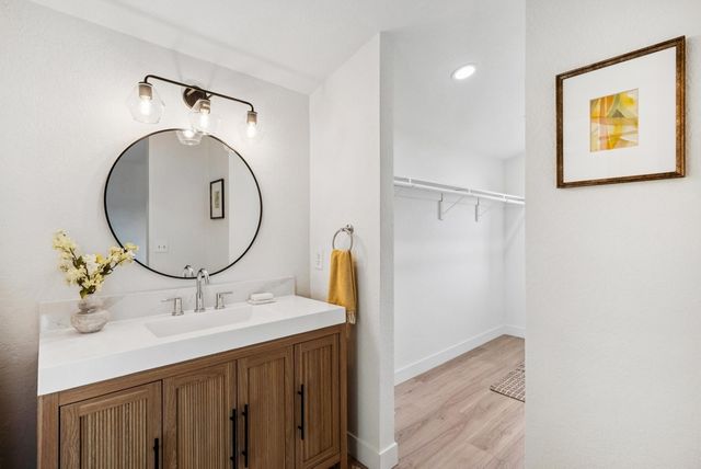 400 Harbor Light Rd, Alameda, CA 94501