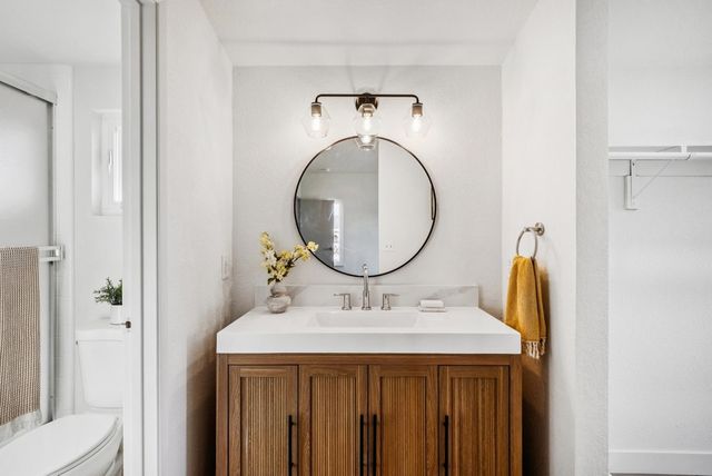 400 Harbor Light Rd, Alameda, CA 94501