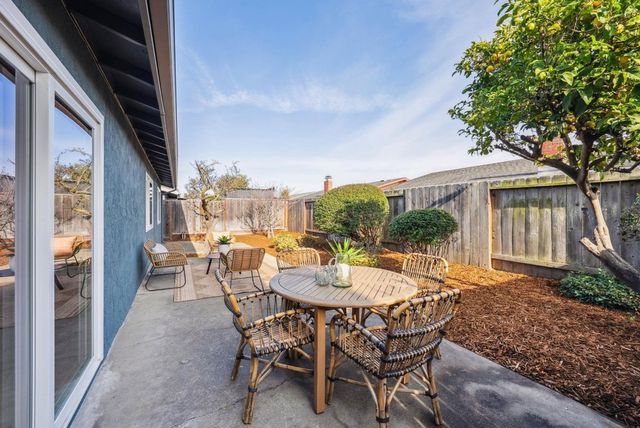 400 Harbor Light Rd, Alameda, CA 94501