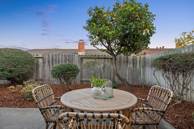 400 Harbor Light Rd, Alameda, CA 94501