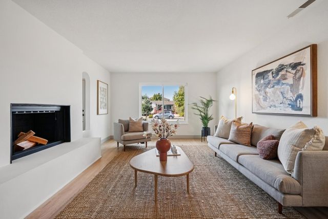 400 Harbor Light Rd, Alameda, CA 94501