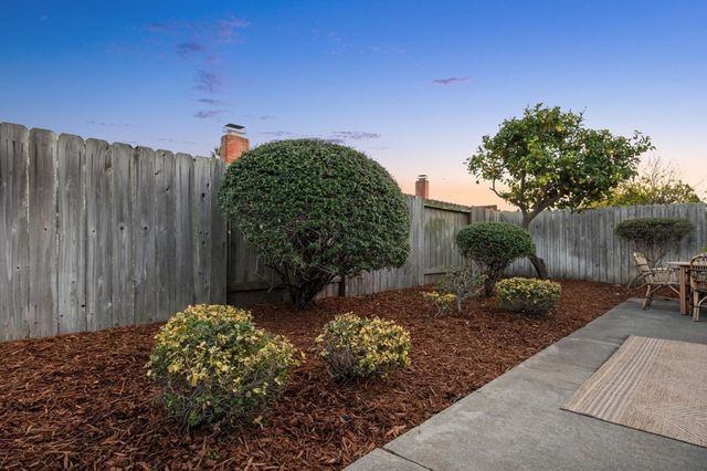 400 Harbor Light Rd, Alameda, CA 94501