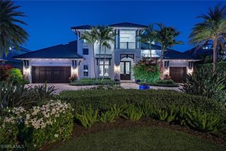 2135 SNOOK DR, Naples, FL 34102