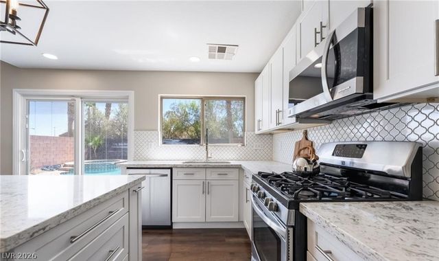 18 Amber Rock Street, Henderson, NV 89012