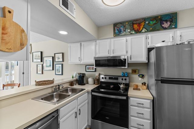 4560 Greenbriar Dr Unit 302, Little River, SC 29566