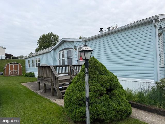 126 RIDGEWOOD MNR, Manheim, PA 17545
