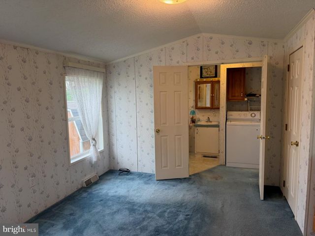 126 RIDGEWOOD MNR, Manheim, PA 17545