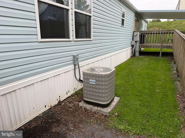 126 RIDGEWOOD MNR, Manheim, PA 17545