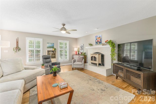 26 Moriah Lane, Asheville, NC 28803
