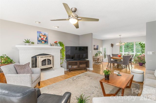 26 Moriah Lane, Asheville, NC 28803