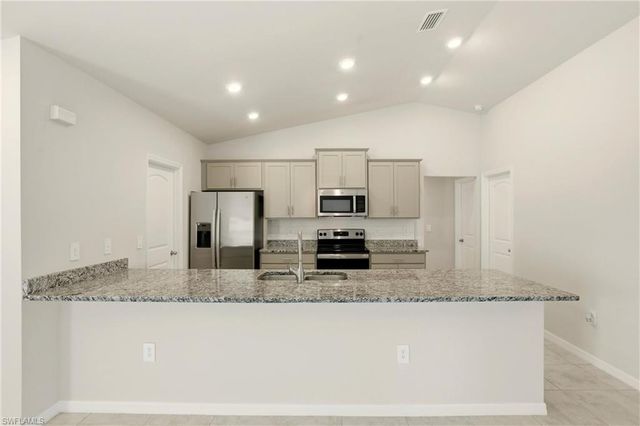 3600 NE 20th PL, Cape Coral, FL 33909