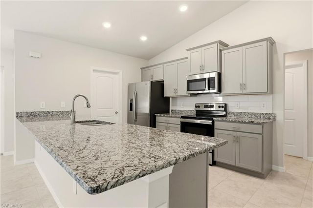 3600 NE 20th PL, Cape Coral, FL 33909