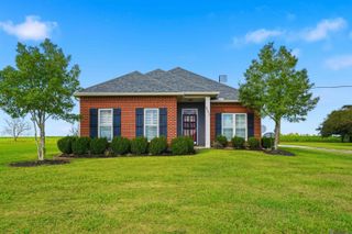 6642 Section Rd, Port Allen, LA 70767