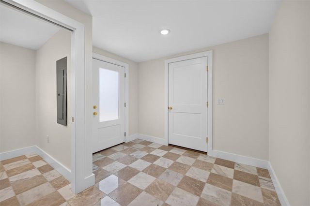 61 Applegate Road, Cranston, RI 02920