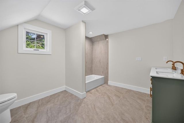 61 Applegate Road, Cranston, RI 02920