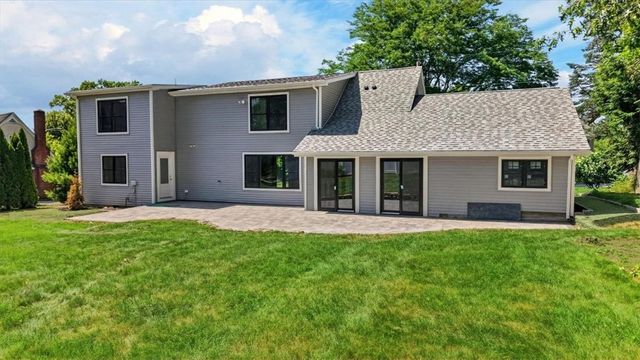 61 Applegate Road, Cranston, RI 02920