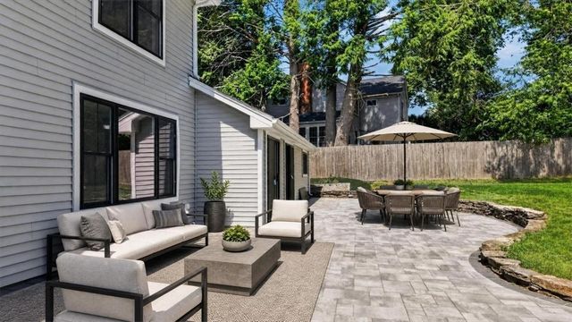 61 Applegate Road, Cranston, RI 02920