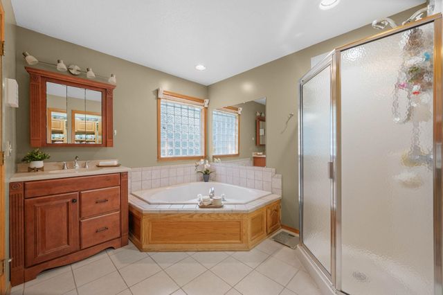 6907 W Garden Ridge Ct, Wichita, KS 67205