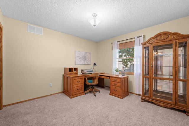 6907 W Garden Ridge Ct, Wichita, KS 67205