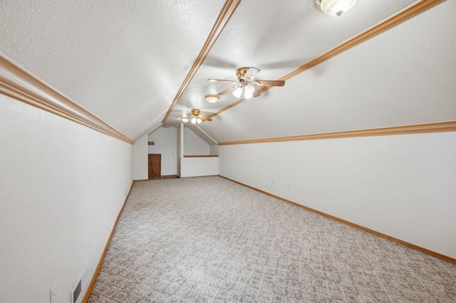 6907 W Garden Ridge Ct, Wichita, KS 67205