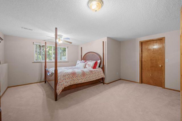 6907 W Garden Ridge Ct, Wichita, KS 67205