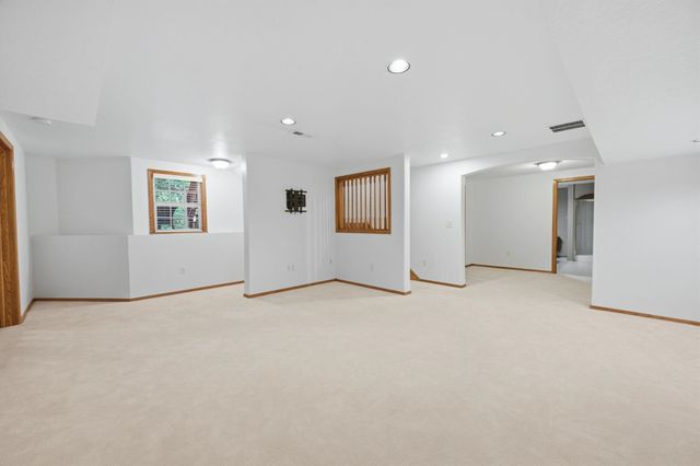 6907 W Garden Ridge Ct, Wichita, KS 67205