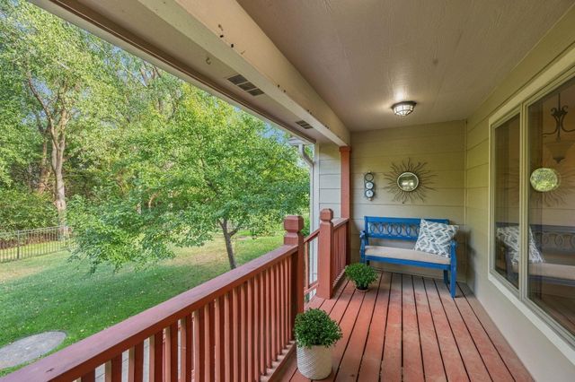 6907 W Garden Ridge Ct, Wichita, KS 67205