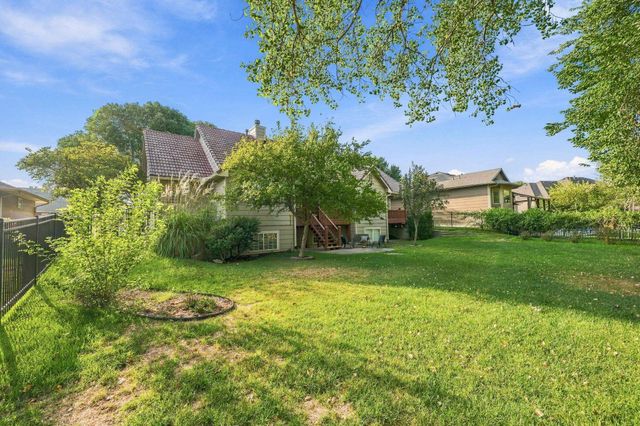 6907 W Garden Ridge Ct, Wichita, KS 67205