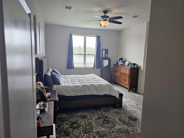 311 Shoreview Drive, Conroe, TX 77303