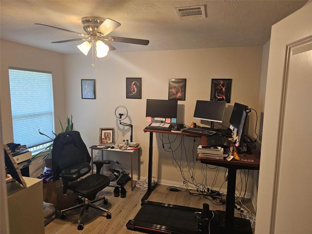311 Shoreview Drive, Conroe, TX 77303