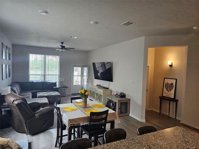 311 Shoreview Drive, Conroe, TX 77303