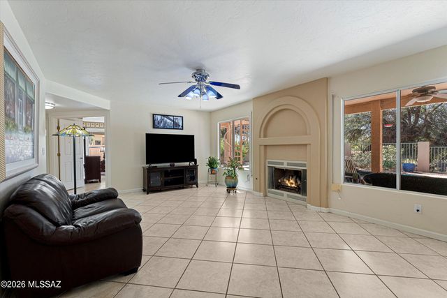 1821 W Desert Highlands Drive, Tucson, AZ 85737