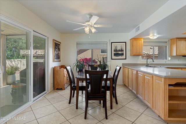 1821 W Desert Highlands Drive, Tucson, AZ 85737