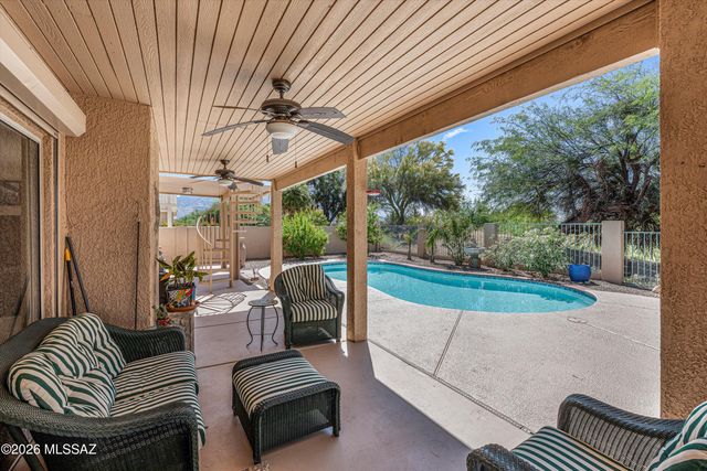 1821 W Desert Highlands Drive, Tucson, AZ 85737