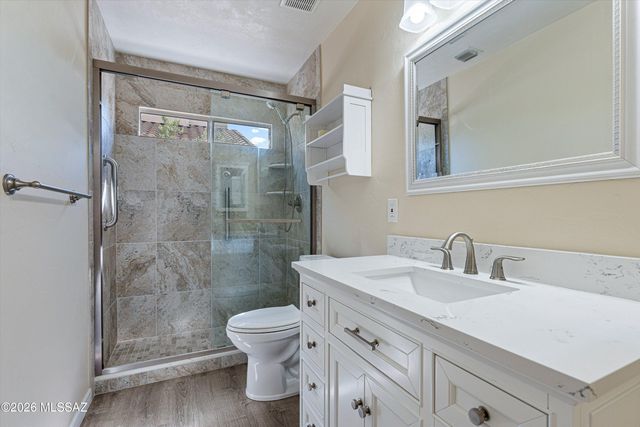 1821 W Desert Highlands Drive, Tucson, AZ 85737