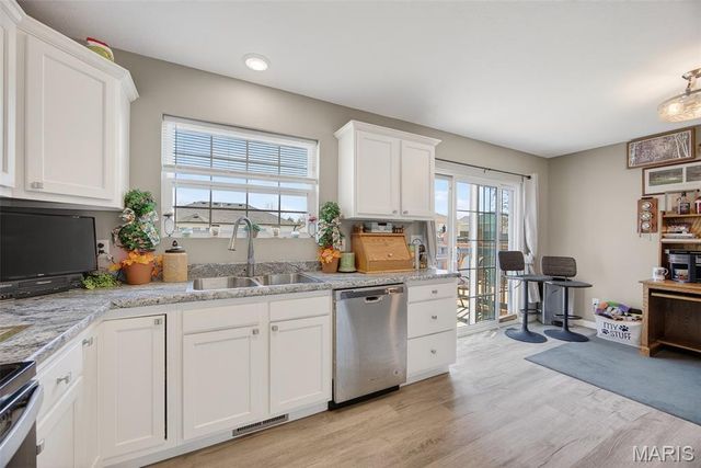 2100 Emmy Avenue, Lebanon, MO 65536