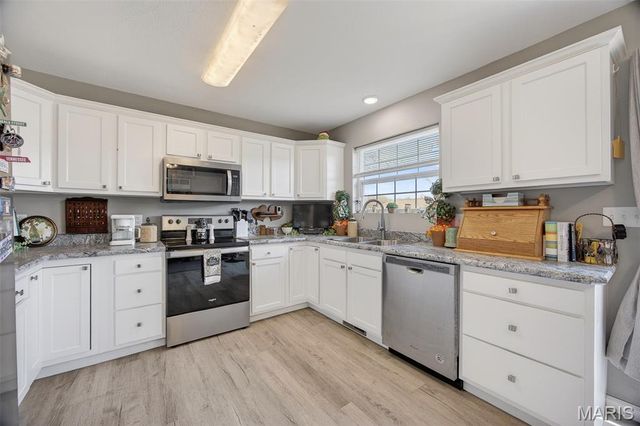 2100 Emmy Avenue, Lebanon, MO 65536