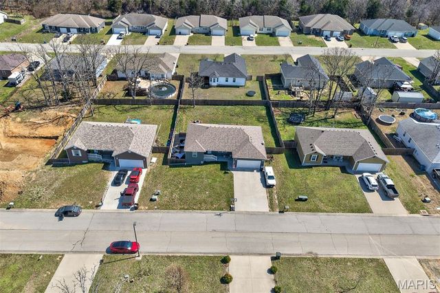 2100 Emmy Avenue, Lebanon, MO 65536