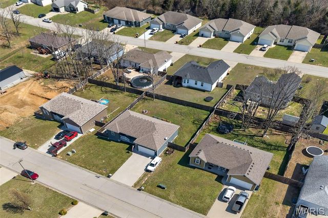 2100 Emmy Avenue, Lebanon, MO 65536