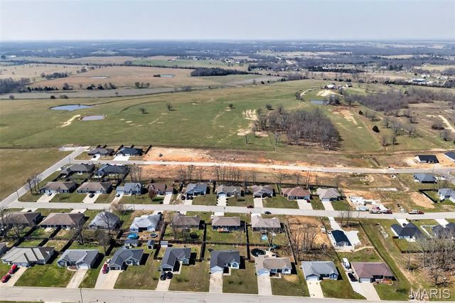 2100 Emmy Avenue, Lebanon, MO 65536