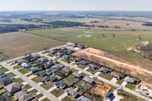 2100 Emmy Avenue, Lebanon, MO 65536