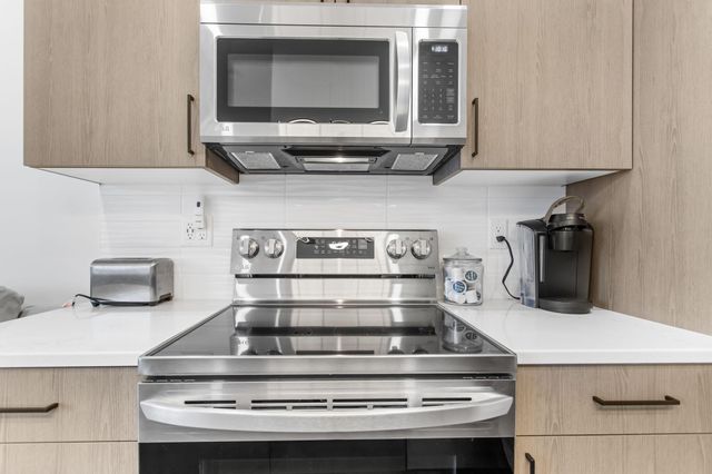 532 Dyckman Avenue 17, South Haven, MI 49090