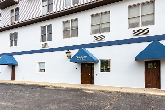 532 Dyckman Avenue 17, South Haven, MI 49090