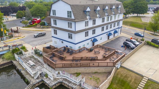 532 Dyckman Avenue 17, South Haven, MI 49090