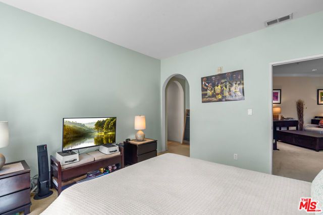 620 S Gramercy Place 222, Los Angeles, CA 90005