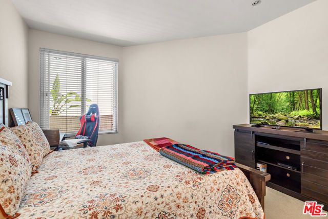 620 S Gramercy Place 222, Los Angeles, CA 90005
