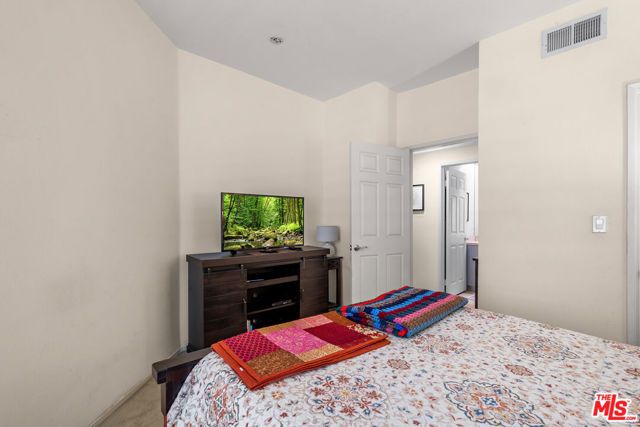 620 S Gramercy Place 222, Los Angeles, CA 90005